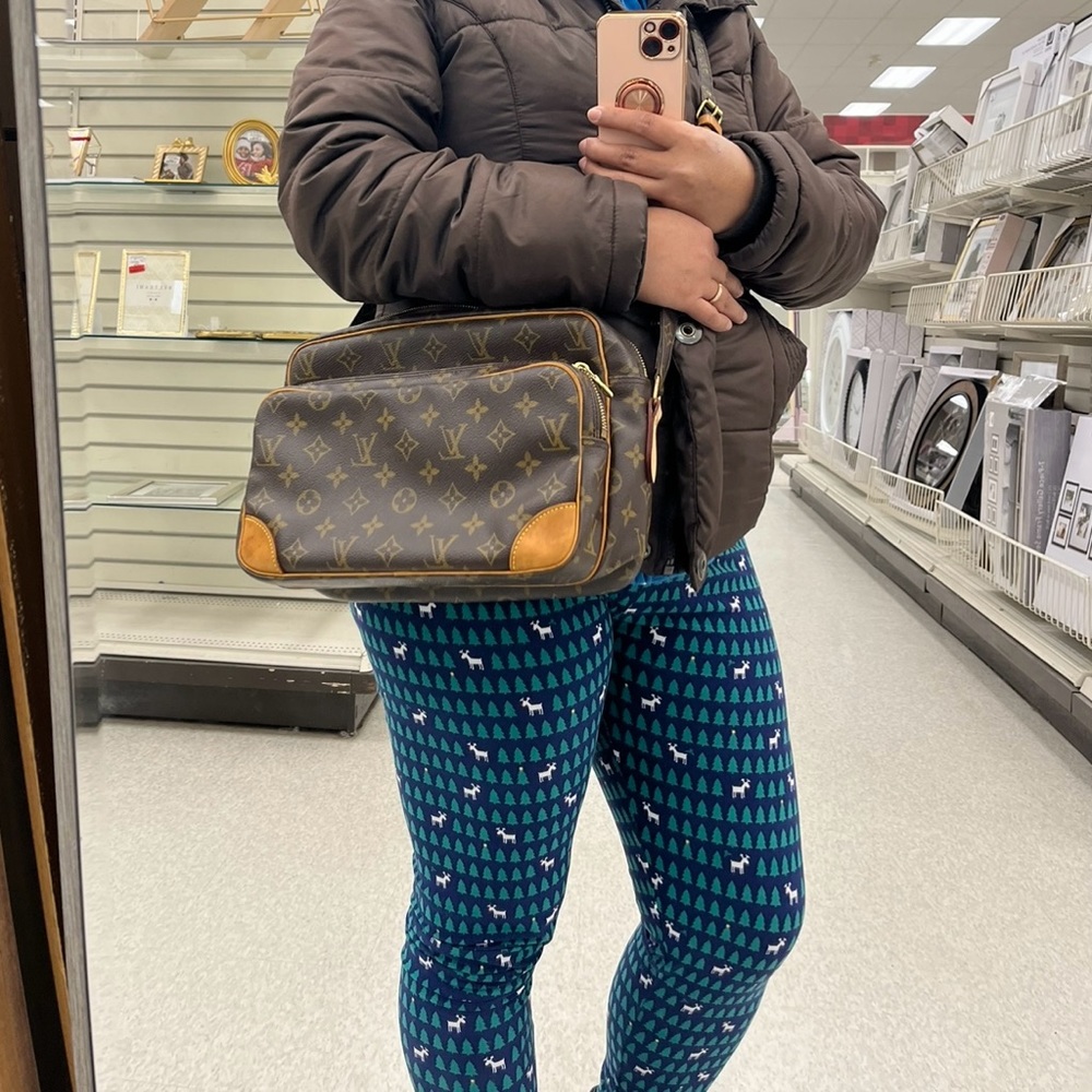 Louis Vuitton Nile Crossbody Bag - Picture 6 of 16